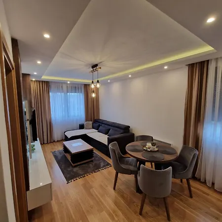 Relax Free Parking Garage * 兹拉蒂博尔