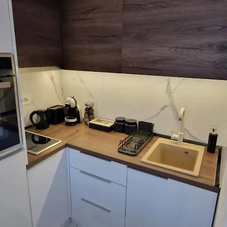 Relax Free Parking Garage * Zlatibor