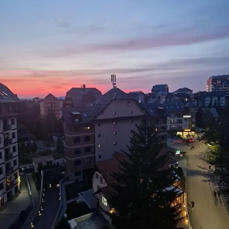 Relax Free Parking Garage * 兹拉蒂博尔