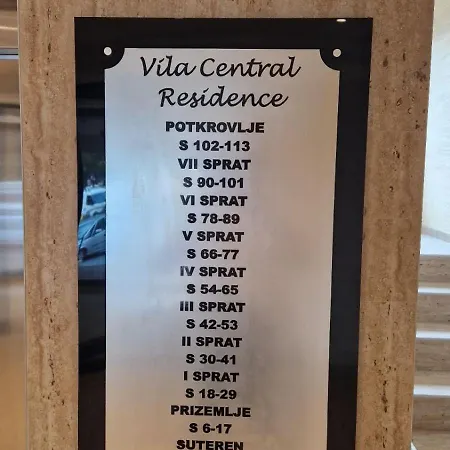 Relax Free Parking Garage 兹拉蒂博尔